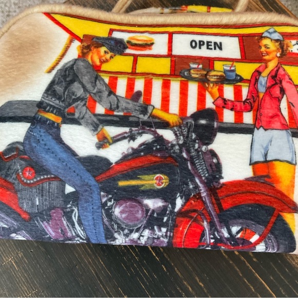 NWOT Road Trip Small Crossbody - Picture 8 of 11